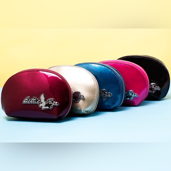 NWT Sourpuss Bettie Page Makeup Bag (Gumball Pink) - Picture 3 of 3